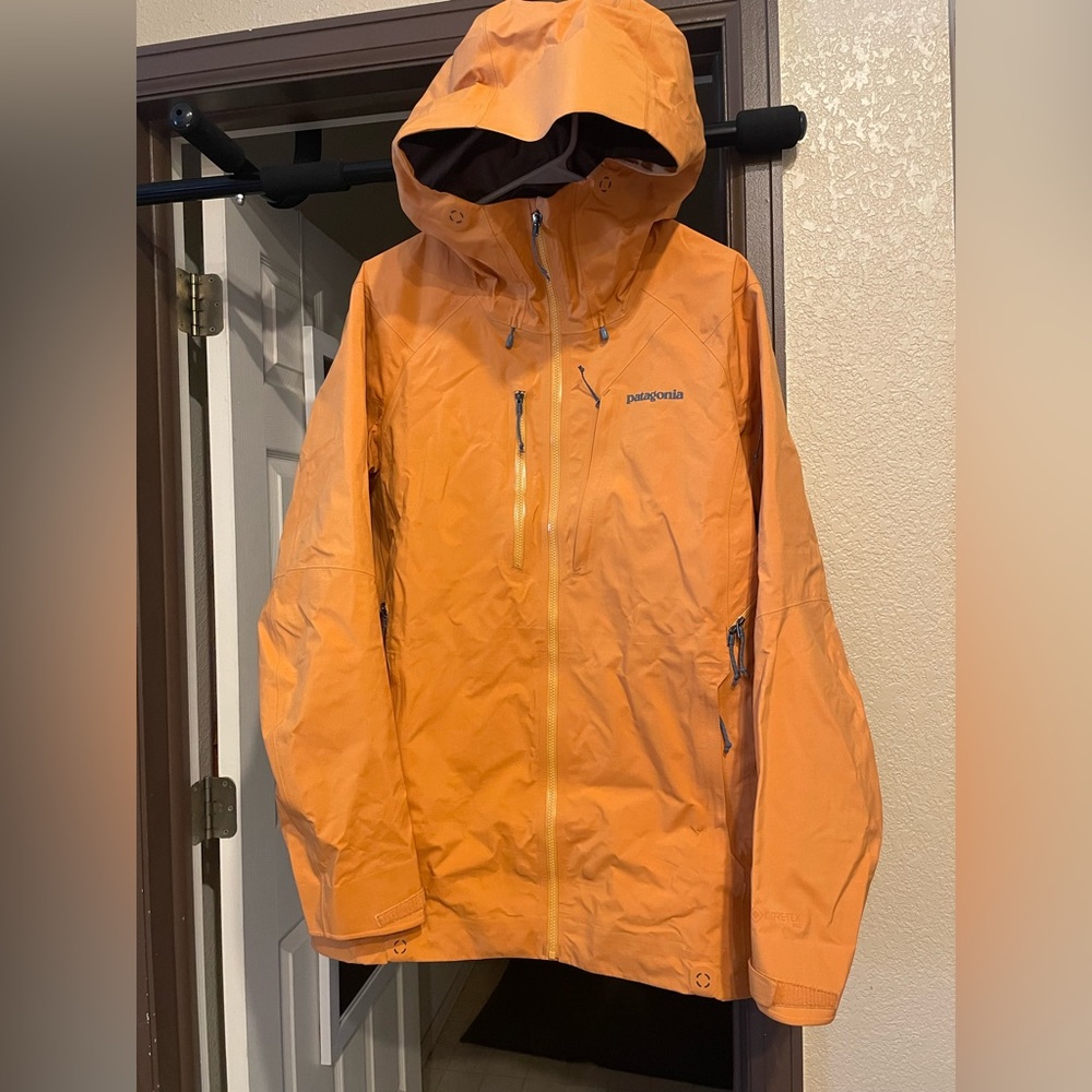 Patagonia Powslayer women’s ski jacket